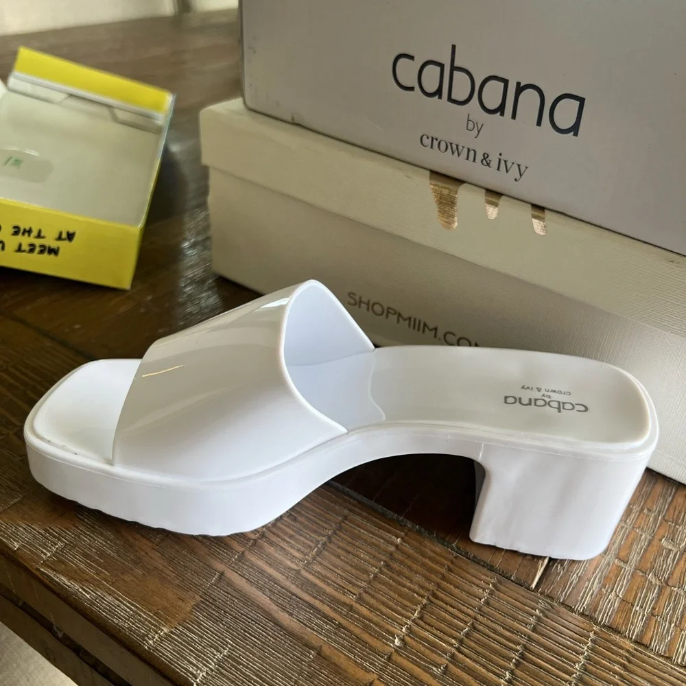 White Platform Shoes with Chunky Sole and Minimalist Design - Picture 2 of 2